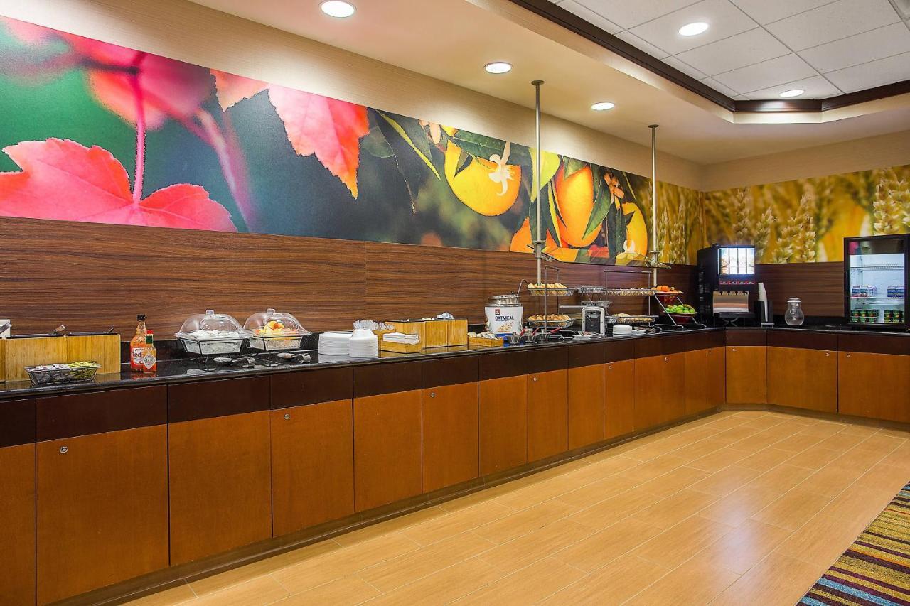 Fairfield Inn & Suites Louisville East Экстерьер фото